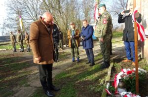 16.11.2019 Jakubowice. 75. rocznica śmierci Stanisława Bogusławskiego. Na zdjęciu: Mariusz Gosek - członek zarządu województwa / Emilia Sitarska / Radio Kielce