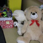 27.11.2019. Kielce. Dzieci z oddziału onkohematologicznego otrzymały pluszowe maskotki / Krzysztof Bujnowicz / Radio Kielce