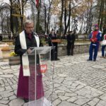 11.11.2019 Sandomierz. Obchody Święta Niepodległości.Modlitwę za poległych  poprowadził ks. prałat Zygmunt Gil. / Grażyna Szlęzak-Wójcik / Radio Kielce