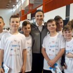 13.11.2019 Sandomierz. Lekcja WF z Moniką Pyrek. Na zdjęciu: Monika Pyrek z uczniami sandomierskich szkół / Grażyna Szlęzak-Wójcik / Radio Kielce