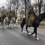 11.11.2019 Sandomierz. Obchody Święta Niepodległości. Na pierwszym planie dowódca Sandomierskiego Ośrodka Kawaleryjskiego Andrzej Bury / Grażyna Szlęzak-Wójcik / Radio Kielce
