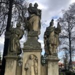 03.11.2019 Sandomierz. Zabytkowe nagrobki na Cmentarzu Katedralnym w Sandomierzu. Nagrobek rodziny Piętów - piwowarów sandomierskich / Grażyna Szlęzak-Wójcik / Radio Kielce