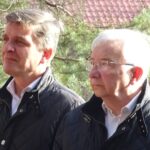 09.11.2019. Ostrowiec Świętokrzyski. Ostrowiec. Piknik senatorski. Na zdjęciu (od lewej): Andrzej Pruś - przewodniczący sejmiku województwa świętokrzyskiego i Krzysztof Lipiec - szef świętokrzyskich struktur PiS / Emilia Sitarska / Radio Kielce