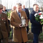 16.11.2019 Jakubowice. 75. rocznica śmierci Stanisława Bogusławskiego. Na zdjęciu (od lewej): ppłk. Marcin Majewski - przedstawiciel 10. Świętokrzyskiej Brygady Obrony Terytorialnej, senator Jarosław Rusiecki, poseł Marek Kwitek / Emilia Sitarska / Radio Kielce