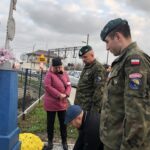 11.11.2019 Sandomierz. Zacieranie dawnych granic dwóch zaborów. Na zdjęciu (od lewej) radna Agnieszka Frańczak-Szczepanek, Michał Jopek - dowódca Związku Strzeleckiego w Sandomierzu, radny Marcin Świerkula  i Antoni Fularski - Związek Strzelecki / Grażyna Szlęzak-Wójcik / Radio Kielce