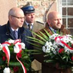 16.11.2019 Ożarów. 75. rocznica śmierci Stanisława Bogusławskiego. Na zdjęciu (od lewej): Tomasz Staniek - starosta opatowski, Mariusz Gosek - członek zarządu województwa / Emilia Sitarska / Radio Kielce