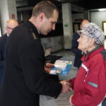 Opatów. Rozdawanie czujników tlenku węgla / Emilia Sitarska / Radio Kielce