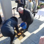 11.11.2019 Ożarów. Uroczystości 101. rocznicy odzyskania niepodległości połączone z 450. rocznicą lokacji miasta. Wkopanie kapsuły pamięci / Emilia Sitarska / Radio Kielce