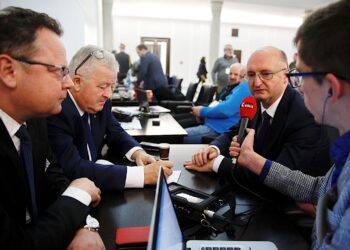 12.11.2019. Warszawa. Punkty Widzenia. Od lewej: poseł Andrzej Szejna - SLD, poseł Czesław Siekierski - PSL, poseł Piotr Wawrzyk - PiS i red, Michał Kita - Radio Kielce / Jarosław Kubalski / Radio Kielce