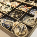 24.11.2019. Kielce. Giełda Minerałów, Skamieniałości i Wyrobów Jubilerskich / Wiktor Taszłow / Radio Kielce