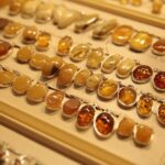 24.11.2019. Kielce. Giełda Minerałów, Skamieniałości i Wyrobów Jubilerskich / Wiktor Taszłow / Radio Kielce