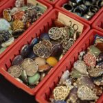 24.11.2019. Kielce. Giełda Minerałów, Skamieniałości i Wyrobów Jubilerskich / Wiktor Taszłow / Radio Kielce