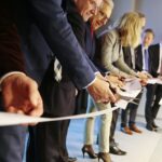 Kielce. 25.11.2019. Otwarcie Centrum symulacji radioterapii na UJK. Na zdjęciu (od lewej): Marek Bogusławski - członek zarządu województwa, prof. Stanisław Góźdź, prof. Barbara Gawdzik, prof. Janusz Braziewicz, prof. Marek Pajek, prof. dr hab. Jacek Semaniak - rektor UJK / Wiktor Taszłow / Radio Kielce