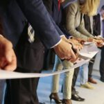 Kielce. 25.11.2019. Otwarcie Centrum symulacji radioterapii na UJK. Na zdjęciu (od lewej): Marek Bogusławski - członek zarządu województwa, prof. Stanisław Góźdź, prof. Barbara Gawdzik, prof. Janusz Braziewicz, prof. Marek Pajek, prof. dr hab. Jacek Semaniak - rektor UJK / Wiktor Taszłow / Radio Kielce