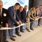 Kielce. 25.11.2019. Otwarcie Centrum symulacji radioterapii na UJK. Na zdjęciu (od lewej): prof. Stanisław Głuszek – prorektor UJK, poseł Michał Cieślak, Marek Bogusławski - członek zarządu województwa, prof. Stanisław Góźdź, prof. Barbara Gawdzik, prof. Janusz Braziewicz, prof. Marek Pajek, prof. dr hab. Jacek Semaniak - rektor UJK / Wiktor Taszłow / Radio Kielce