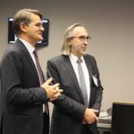 Kielce. 25.11.2019. Otwarcie Centrum symulacji radioterapii na UJK. Na zdjęciu (od lewej): prof. dr hab. Jacek Semaniak - rektor UJK, prof. Janusz Braziewicz / Wiktor Taszłow / Radio Kielce