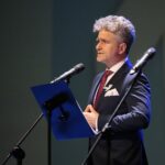 Kielce. 25.11.2019. Inauguracja kampanii społecznej "Biała wstążka". Przemawia Krzysztof Słoń - senator / Wiktor Taszłow / Radio Kielce