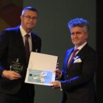 Kielce. 25.11.2019. Inauguracja kampanii społecznej "Biała wstążka". Na zdjęciu (od lewej): Bogdan Wenta – prezydent miasta Kielce, Krzysztof Słoń - senator / Wiktor Taszłow / Radio Kielce