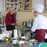 26.11.2019. Kielce. Konkurs kulinarny „Da Vinci”. Na zdjęciu (po lewej): Renata Janik - wicemarszałek województwa świętokrzyskiego / Wiktor Taszłow / Radio Kielce