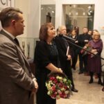 Kielce. 26.11.2019. Wystawa czasowa "Strach" w Dawnym Pałacu Biskupów Krakowskich w Kielcach. Na zdjęciu (od lewej): Robert Kotowski - dyrektor Muzeum Narodowego w Kielcach, Joanna Kaczmarczyk - kurator wystawy / Wiktor Taszłow / Radio Kielce