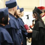 28.11.2019. Kielce. Inauguracja szkoły doktorskiej w UJK połaczona z wręczeniem dyplomów doktorskich i habilitacyjnych. Dyplom doktorski wręcza Jacek Semaniak - rektor Uniwersytetu Jana Kochanowskiego i prof. Ewa Robak / Wiktor Taszłow / Radio Kielce