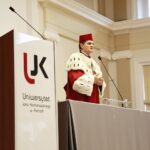 28.11.2019. Kielce. Inauguracja szkoły doktorskiej w UJK połaczona z wręczeniem dyplomów doktorskich i habilitacyjnych. Przemawia Jacek Semaniak - rektor Uniwersytetu Jana Kochanowskiego / Wiktor Taszłow / Radio Kielce