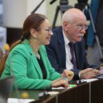 Kielce. 28.11.2018. Sesja Rady Miasta. Na zdjęciu (od lewej): Marianna Noworycka - Gniatkowska - radna, Marian Kubik -radny / Wiktor Taszłow / Radio Kielce