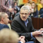 Kielce. 28.11.2018. Sesja Rady Miasta. Na zdjęciu (od lewej): Piotr Kisiel - radny, Tadeusz Kozior - radny / Wiktor Taszłow / Radio Kielce