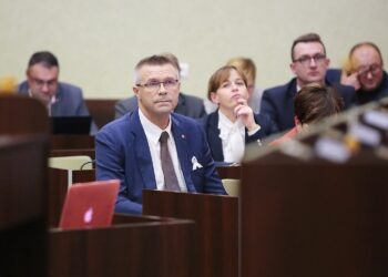 Kielce. 28.11.2018. Sesja Rady Miasta. Na zdjęciu: Bogdan Wenta – prezydent miasta Kielce / Wiktor Taszłow / Radio Kielce