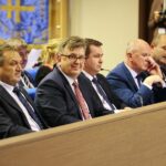 Kielce. 28.11.2019. XIV Sesja Rady Powiatu w Kielcach. Na zdjęciu (od lewej): Mirosław Gębski - starosta kielecki, Tomasz Pleban - wicestarosta kielecki, Cezary Majcher - członek Zarządu Powiatu w Kielcach, Stefan Bąk - członek Zarządu Powiatu w Kielcach, Mariusz Ściana - członek Zarządu Powiatu w Kielcach / Wiktor Taszłow / Radio Kielce