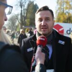 01.11.2019 Kielce. Kwesta na Cmentarzu Starym. Kamil Suchański - radny / Wiktor Taszłow / Radio Kielce