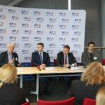 Kielce. 29.11.2019. Międzynarodowa konferencja dotycząca kreowania marki turystycznej. Na zdjęciu (od lewej): prof. Tomasz Komornicki – przewodniczący komitetu przestrzennego zagospodarowania kraju PAN, Marcin Piętak - prezes ROT Województwa Świętokrzyskiego, Jacek Janowski – dyrektor departamentu promocji turystyki krajowej, Thomas Brandner – dyrektor organizacji turystycznej Styria Południowa i Zachodnia, Roland Kulig – tłumacz, ekspert w dziedzinie współpracy ponadregionalnej / Wiktor Taszłow / Radio Kielce