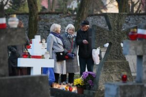 01.11.2019. Kielce. Cmentarz Partyzancki / Wiktor Taszłow / Radio Kielce
