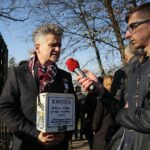 01.11.2019 Kielce. Kwesta na Cmentarzu Starym. Na zdjęciu (od lewej): senator Krzysztof Słoń i Michał Kita - Radio Kielce / Wiktor Taszłow / Radio Kielce