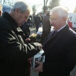 01.11.2019 Kielce. Kwesta na Cmentarzu Starym. Na zdjęciu: Krzysztof Lipiec - poseł / Wiktor Taszłow / Radio Kielce