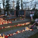 01.11.2019. Kielce. Cmentarz Partyzancki. Pomnik Katyński / Wiktor Taszłow / Radio Kielce