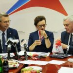 Kielce. 04.11.2019. Konferencja dotycząca obchodów wojewódzkich Narodowego Święta Niepodległości. Na zdjęciu (od lewej): Bogdan Wenta – prezydent miasta Kielce, Agata Wojtyszek - wojewoda świętokrzyski, Andrzej Bętkowski - marszałek województwa świętokrzyskiego / Wiktor Taszłow / Radio Kielce