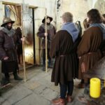 Wąchock. 06.11.2019. Plan zdjęciowy serialu filmowego "Korona Królów" / Wiktor Taszłow / Radio Kielce