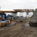 Bilcza. 07.11.2019. Budowa kładki dla pieszych / Wiktor Taszłow / Radio Kielce