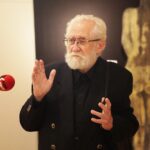 Kielce. 07.11.2019. Wernisaż wystawy "Pamięć miejsc" Zdzisława Wiatra. Na zdjęciu: profesor Maciej Bienias / Wiktor Taszłow / Radio Kielce