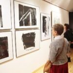 Kielce. 07.11.2019. Wernisaż wystawy "Pamięć miejsc" Zdzisława Wiatra / Wiktor Taszłow / Radio Kielce