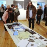 Kielce. 07.11.2019. Wernisaż wystawy "Pamięć miejsc" Zdzisława Wiatra / Wiktor Taszłow / Radio Kielce