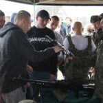 09.11.2019. Podzamcze. Wystawa wojskowa zaprezentowana przez żołnierzy z Centrum Przygotowań do Misji Zagranicznych / Wiktor Taszłow / Radio Kielce