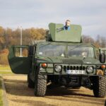 09.11.2019. Podzamcze. Wystawa wojskowa zaprezentowana przez żołnierzy z Centrum Przygotowań do Misji Zagranicznych / Wiktor Taszłow / Radio Kielce