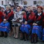 09.11.2019. Kielce. Pieśniobranie na Wzgórzu Zamkowym. Na zdjęciu (w środku): Agata Wojtyszek - wojewoda świętokrzyski / Wiktor Taszłow / Radio Kielce
