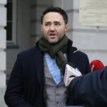 Kielce. 12.11.2019. Konferencja " Bezpartyjnych" w sprawie walki miasta Kielce ze smogiem. Na zdjęciu: Maciej Bursztein - radny Rady Miasta Kielce / Wiktor Taszlow / Radio Kielce