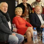 14.11.2019 Chęciny. Jubileusz 50-lecia filmu „Pan Wołodyjowski”.  Na zdjęciu: Jan Nowicki - aktor, Magdalena Zawadzka - aktorka, Daniel Olbrychski - aktor / Wiktor Taszłow / Radio Kielce