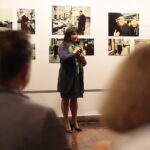 Kielce. 14.11.2019. Wystawa „Trzy spotkania w Neapolu”. Na zdjęciu: Maria Kowalczyk - dyrektor Zespołu Szkół Plastycznych w Kielcach / Wiktor Taszłow / Radio Kielce