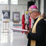 Kielce. 22.11.2019. Otwarcie hali produkcyjnej w Areszcie Śledczym w Kielcach. Na zdjęciu: biskup Jan Piotrowski / Wiktor Taszłow / Radio Kielce