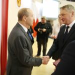 Kielce. 19.11.2019. Obchody Dnia Służby Cywilnej w Świętokrzyskim Urzędzie Wojewódzkim. Medale wręczają: Marcin Bęben - dyrektor generalny w Świętokrzyskim Urzędzie Wojewódzkim w Kielcach i Zbigniew Koniusz - wojewoda świętokrzyski / Wiktor Taszłow / Radio Kielce